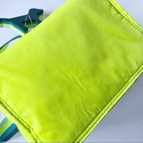 PINK Victoria’s Secret logo neon lunch bag - Picture 6 of 6